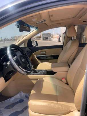 Kia carnaval 2017 image 2
