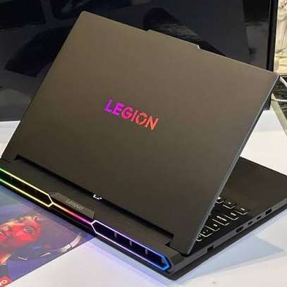 Lenovo Legion Pro 7 RTX 5070Ti image 2