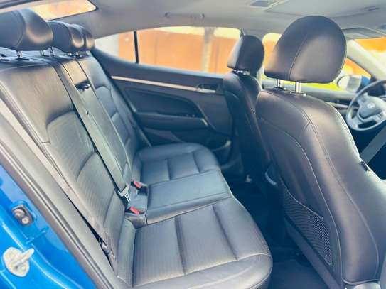 Hyundai elantra 2017 image 5