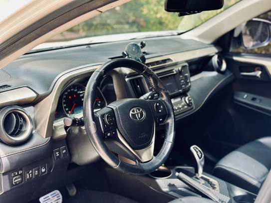 Toyota Rav4 2015 image 7
