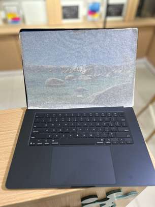 Macbook Air 2025 15 Pouces - M4 | 16GB RAM | 512 image 3