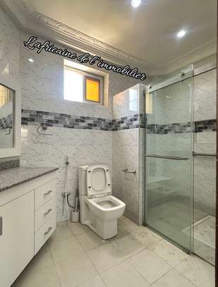 Appartement F4 à louer – Ouest Foire image 9