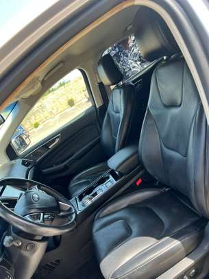 Ford Edge Titanium 2020 v4 image 8