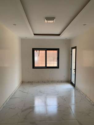 Appartement F4 à la Cité Mbakiyou Faye Mamelles image 2