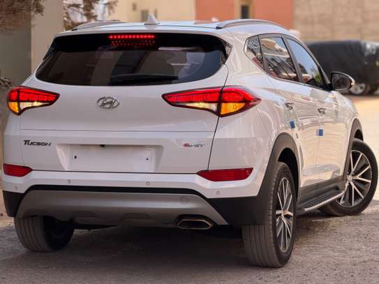 Hyundai tucson image 4
