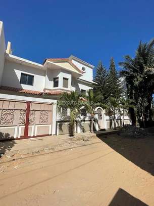 Villa à vendre aux Almadies image 2