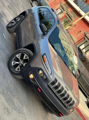 Jeep cherokee trailhawk image 3