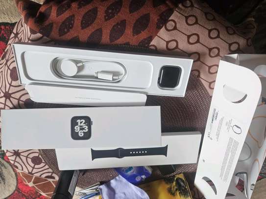 Apple watch se image 2