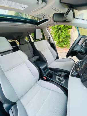 Toyota RAV 4 Adventure XLE image 5
