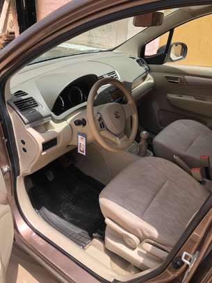 Suzuki Ertiga 7places image 3