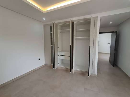 MERMOZ-FANN : LUXUEUX APPARTEMENT A LOUER image 7
