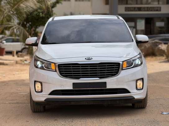 Kia Carnival 2018 image 1