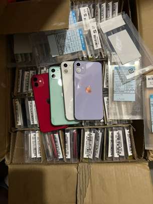 Apple iPhone 11 reconditionnés couleurs variées image 5