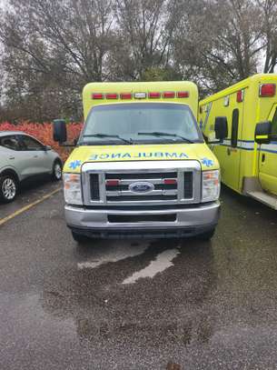 Ambulance médicalisée image 1