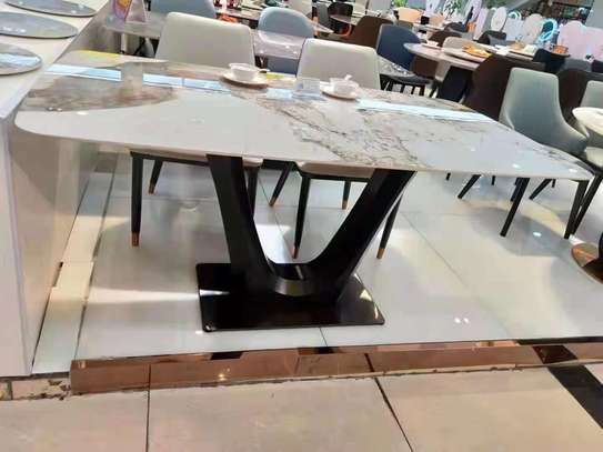 DES TABLES À MANGER EN MARBRE image 2
