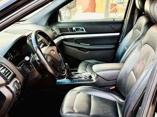 Location Ford Explorer image 6