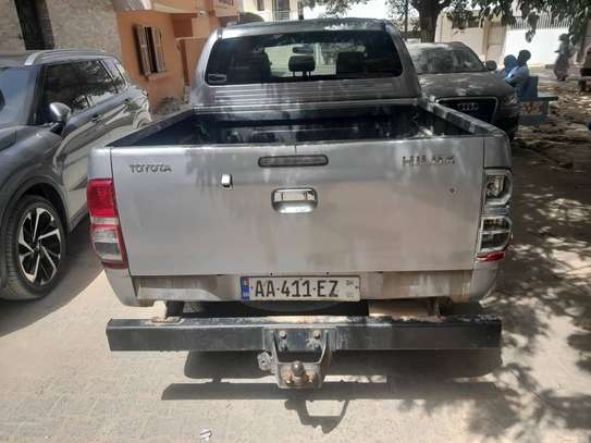 Toyota Hilux image 3