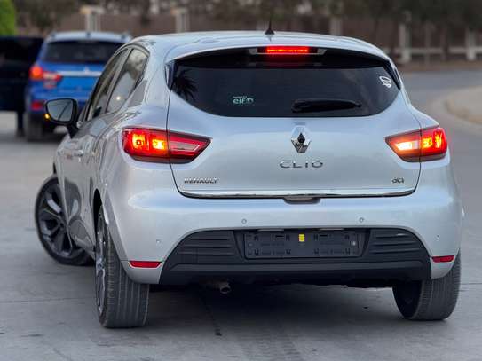Renault clio image 7