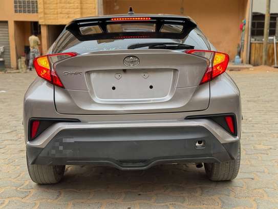 Toyota C-HR 2019 image 3