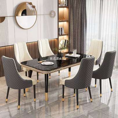 Ensemble table marbre + 6 chaises matelassées 2024 image 4