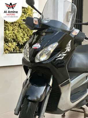 Xmax 250 injection, Venant avec ses papiers image 6