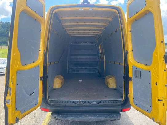 Mercedes Sprinter fourgon utilitaire jaune grande capacité image 12