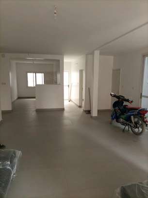 Sacré cœur derrière résidence mamoune F4 à louer image 2