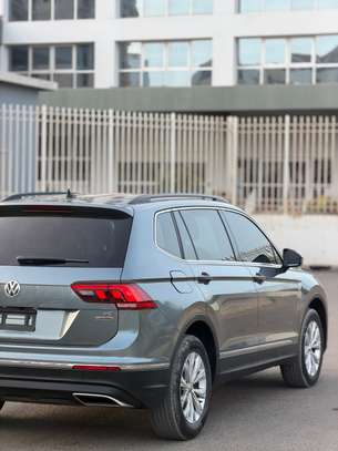 Volkswagen Tiguan 2018 Gris Métallisé SUV Spacieux image 9