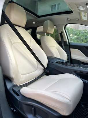 jaguar f-pace image 8
