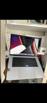 MacBook Pro  2021 16 Pouces - M1 Pro | 16GB RAM | 512 image 2
