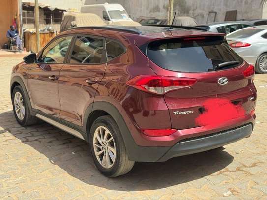 Hyundai tucson image 3