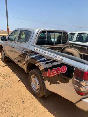 Mitsubishi L200 2022 image 10