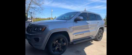 Jeep Grand Cherokee image 4