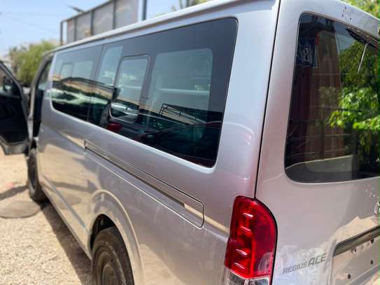 2017 TOYOTA HIACE 15 PLACES image 10