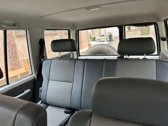 Toyota Land Cruiser HardTop 76 image 5
