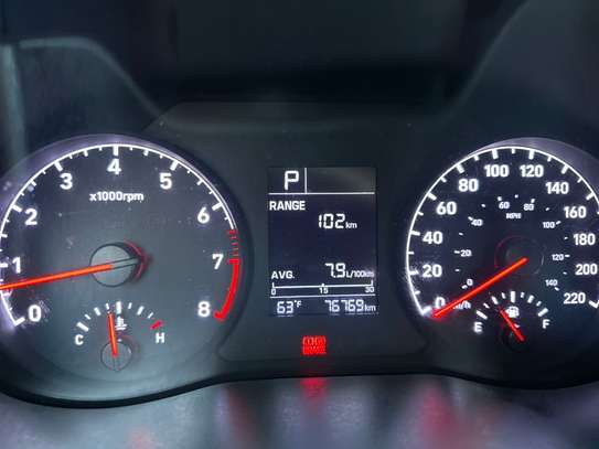 Hyundai accent image 7