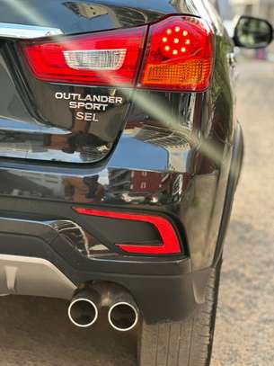 Mitsubishi Outlander Sport image 8