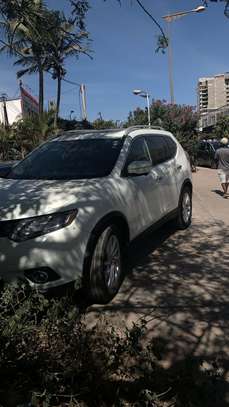 nissan rogue image 2