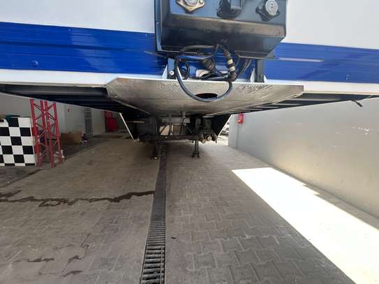 Cabinet médical ou laboratoire mobile image 10