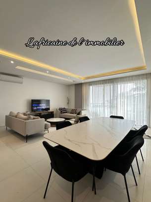 À louer – Appartement F4 meublé à Point E image 1