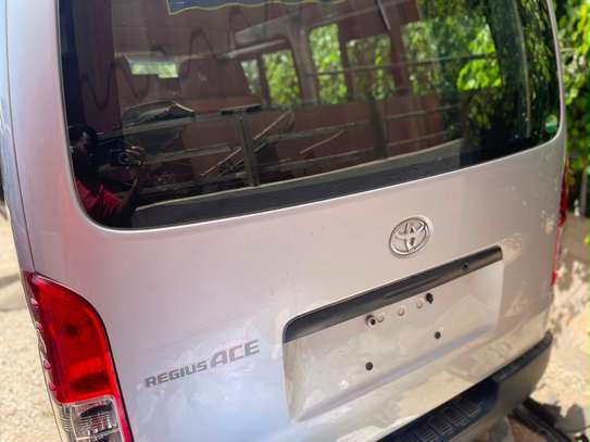 2017 TOYOTA HIACE 15 PLACES image 11