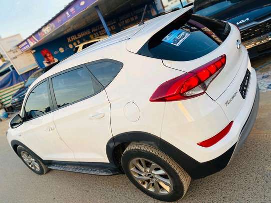 Hyundai tucson 2017 image 4
