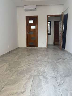 Appartement à Louer à Dakar image 7