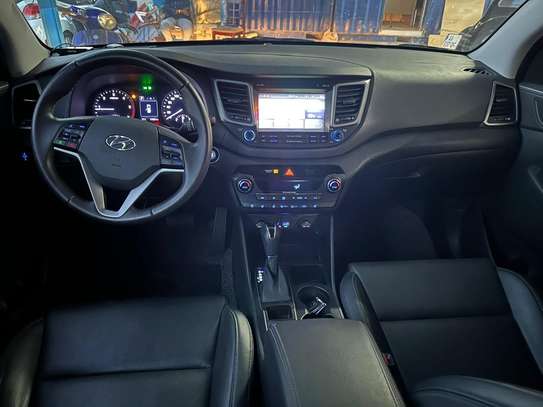 Hyundai Tucson Limited 2017 image 4