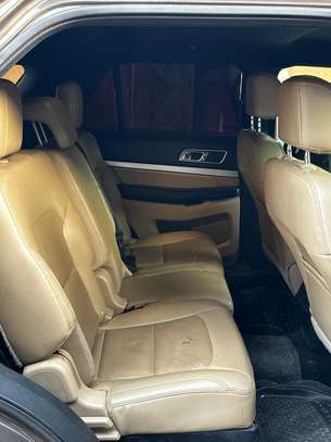 Ford explorer image 10