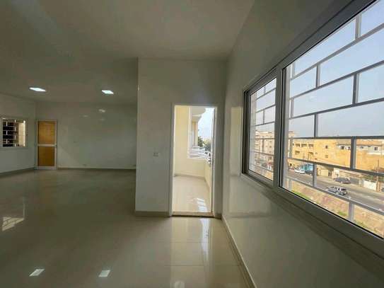 Plateau de bureaux au Point E image 6