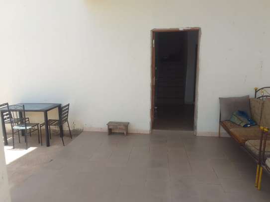 Maison à louer à Niakhirat Cité Corossol image 11