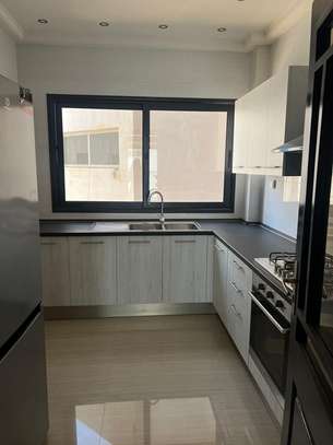 Joli appartement aux almadie image 3