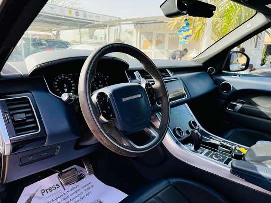 Range rover Sport HST image 5