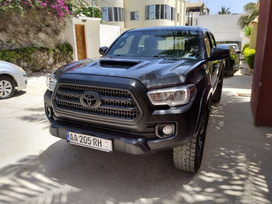 2016 Toyota Tacoma TRD Sport image 1